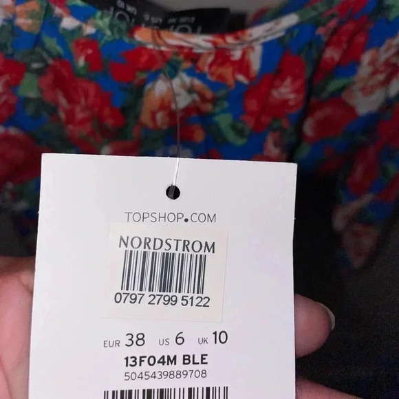 Topshop Cold Flower Shoulder Wrap Top size 6 - Picture 4 of 6